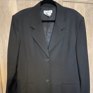 Taylor Black Jacket - Ladies 18